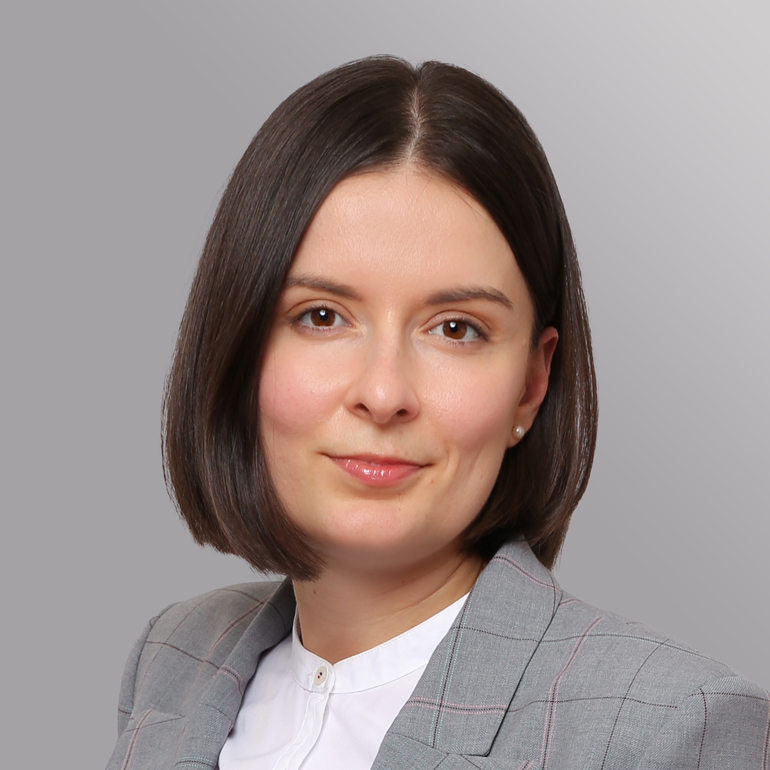 Dr. Jana Karras